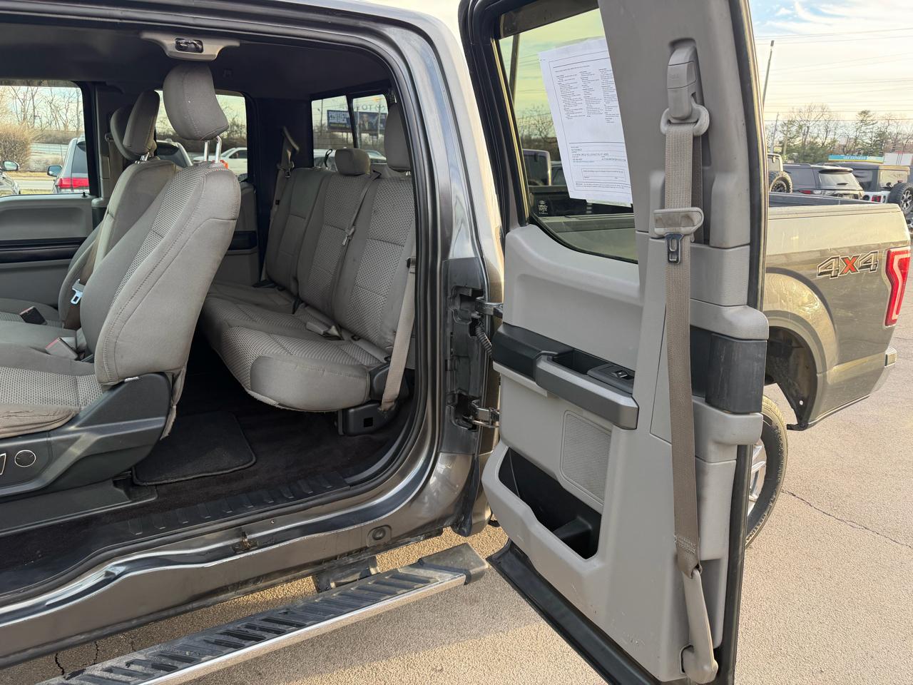 Ford F-150 4WD SuperCab 145" XLT 2015