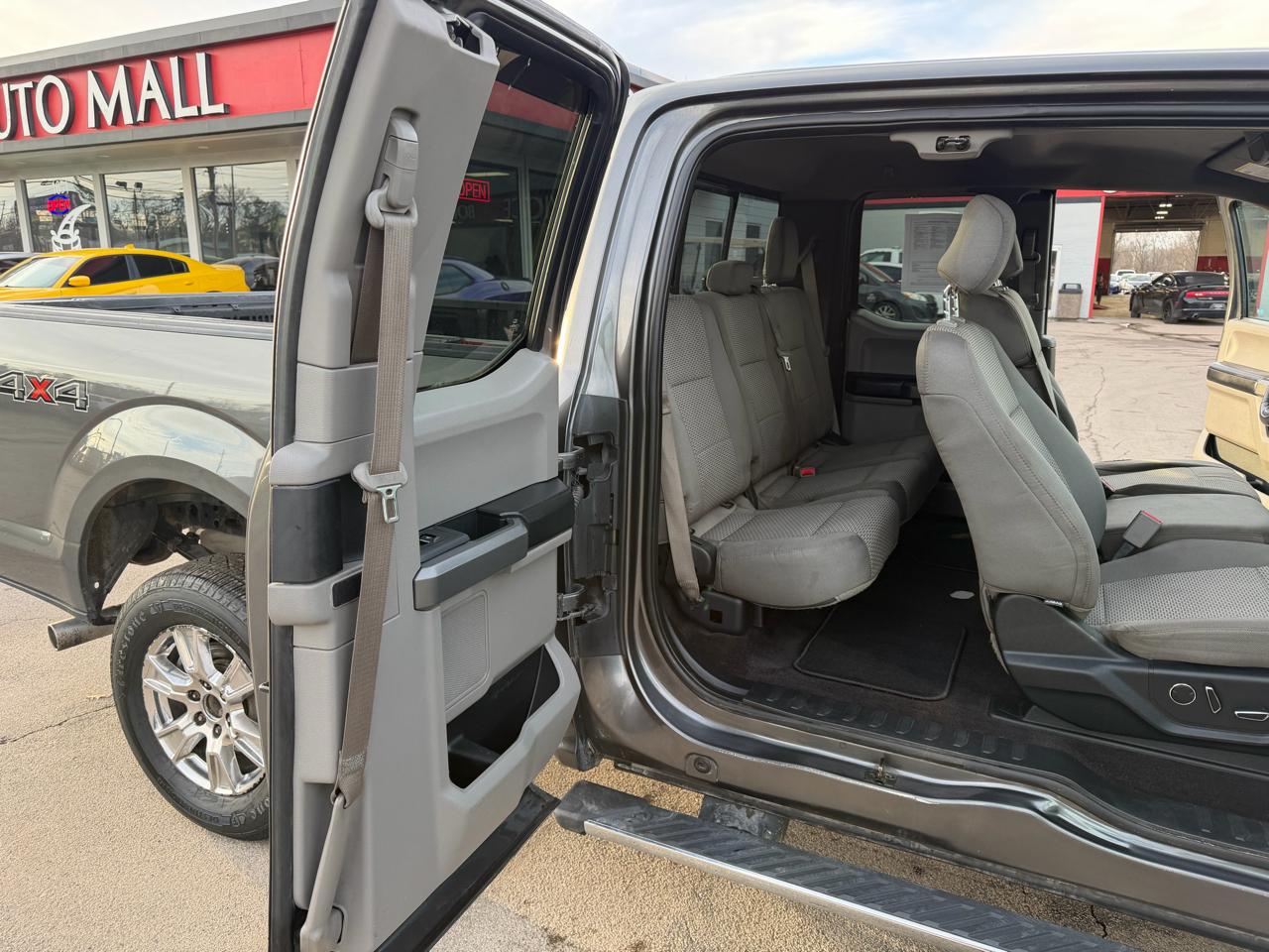 Ford F-150 4WD SuperCab 145" XLT 2015