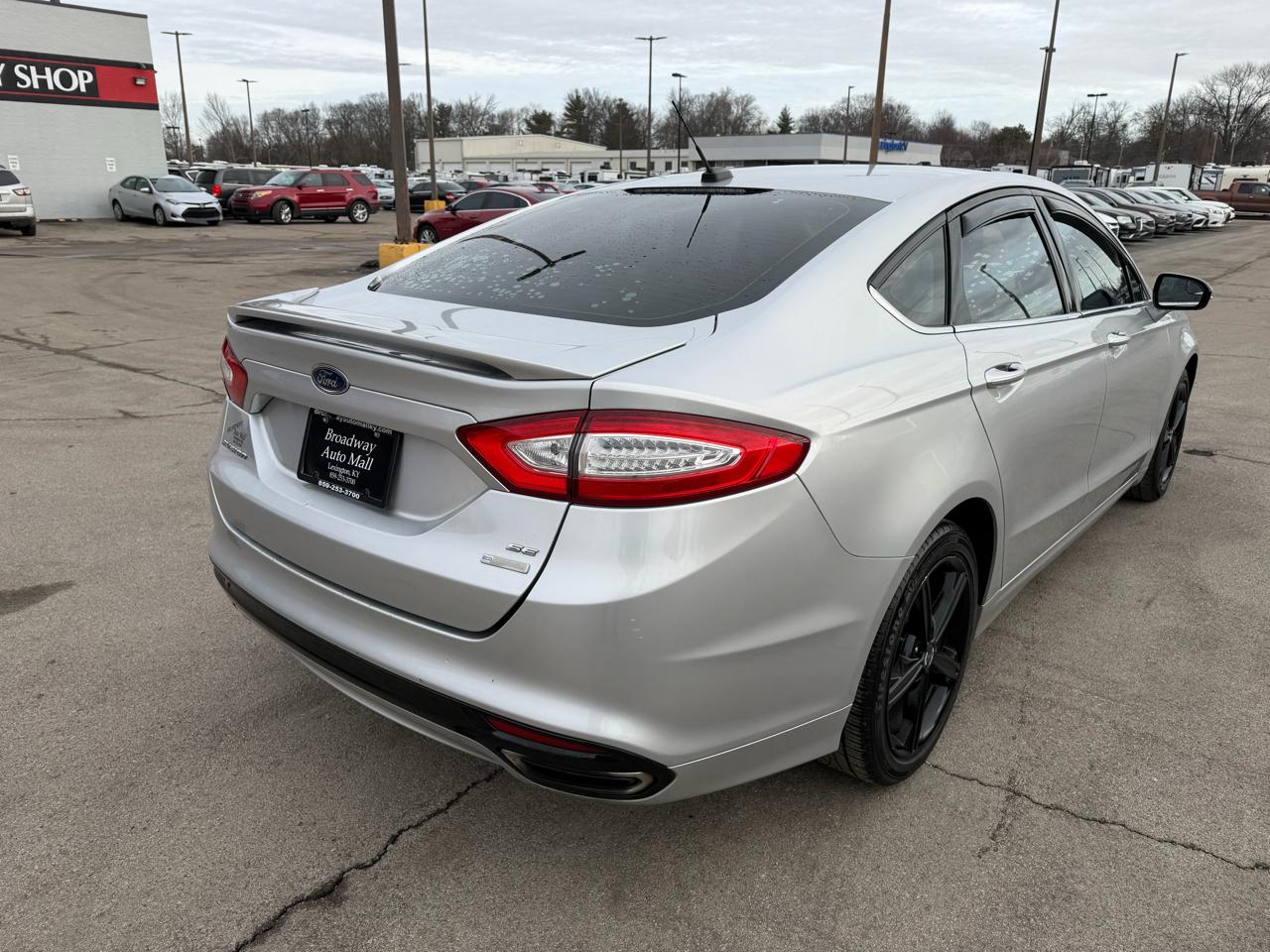 Ford Fusion SE 2016