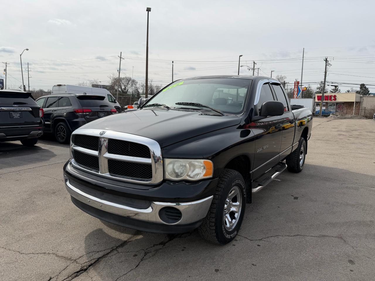 Dodge Ram 1500 4dr Quad Cab 140.5" WB 4WD SLT 2004