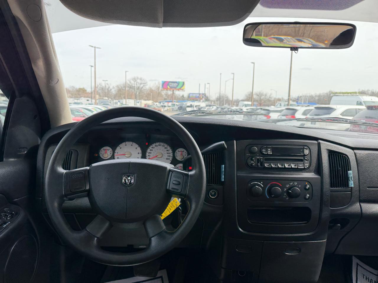 Dodge Ram 1500 4dr Quad Cab 140.5" WB 4WD SLT 2004