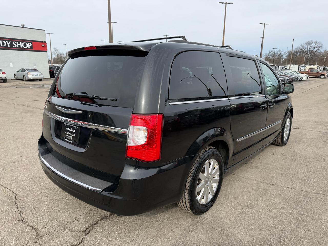 Chrysler Town & Country 4dr Wgn Touring 2016