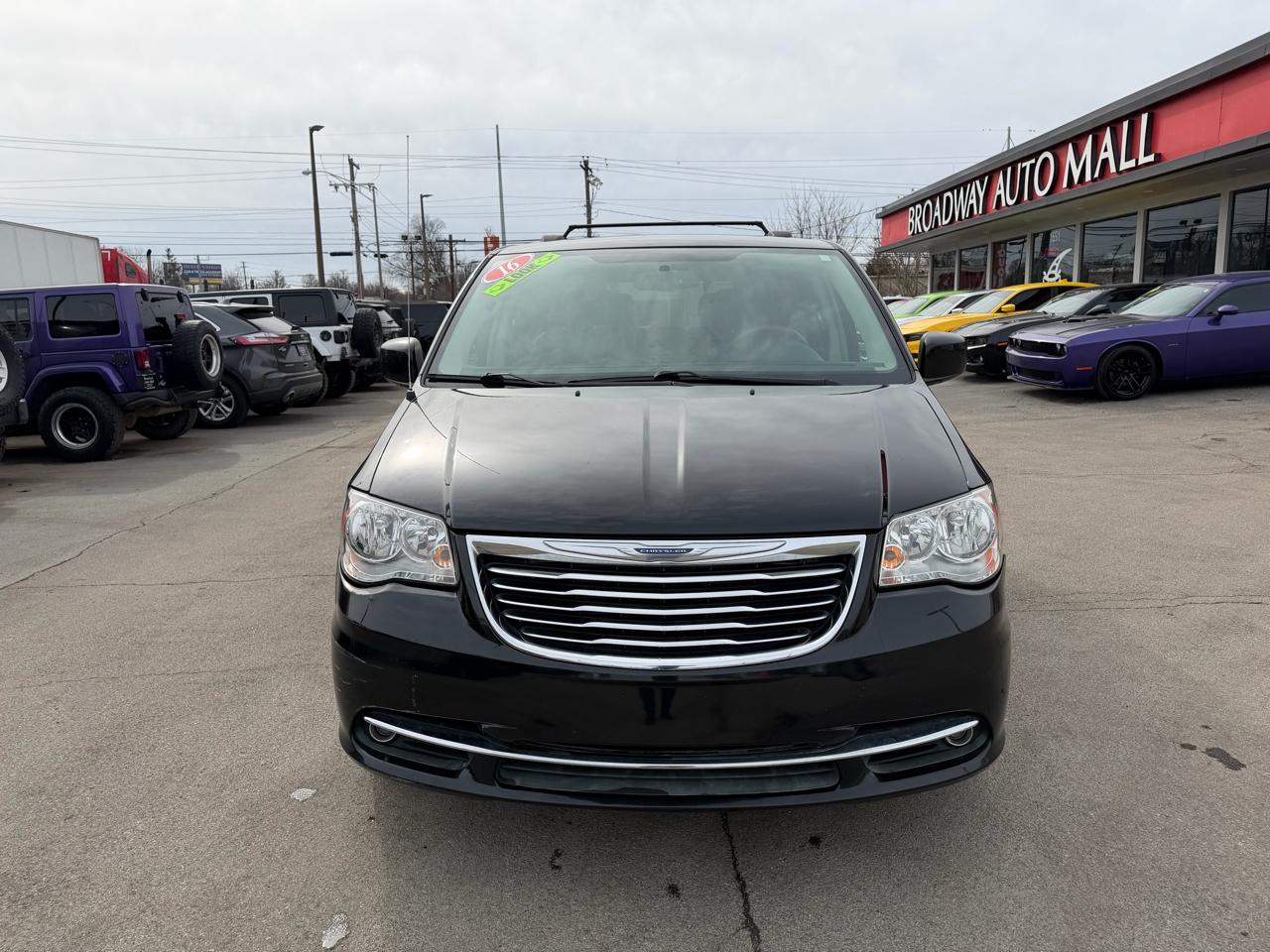 Chrysler Town & Country 4dr Wgn Touring 2016