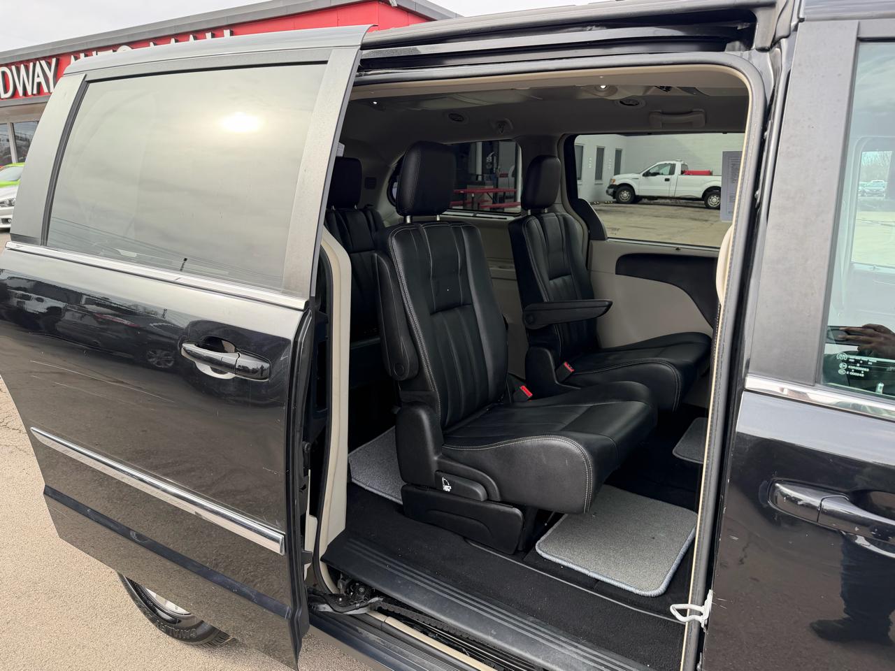 Chrysler Town & Country 4dr Wgn Touring 2016