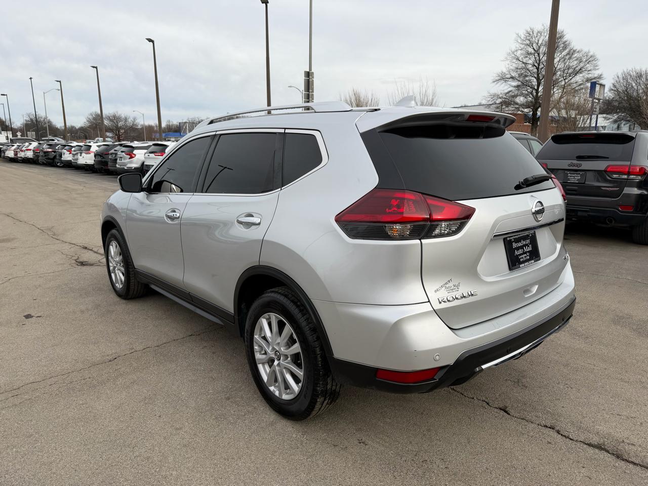 Nissan Rogue SV 2020