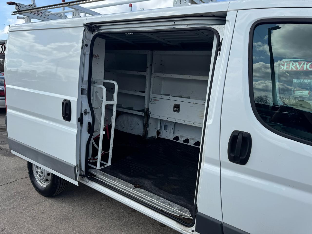 RAM ProMaster Cargo Van 1500 Low Roof 136" WB 2017