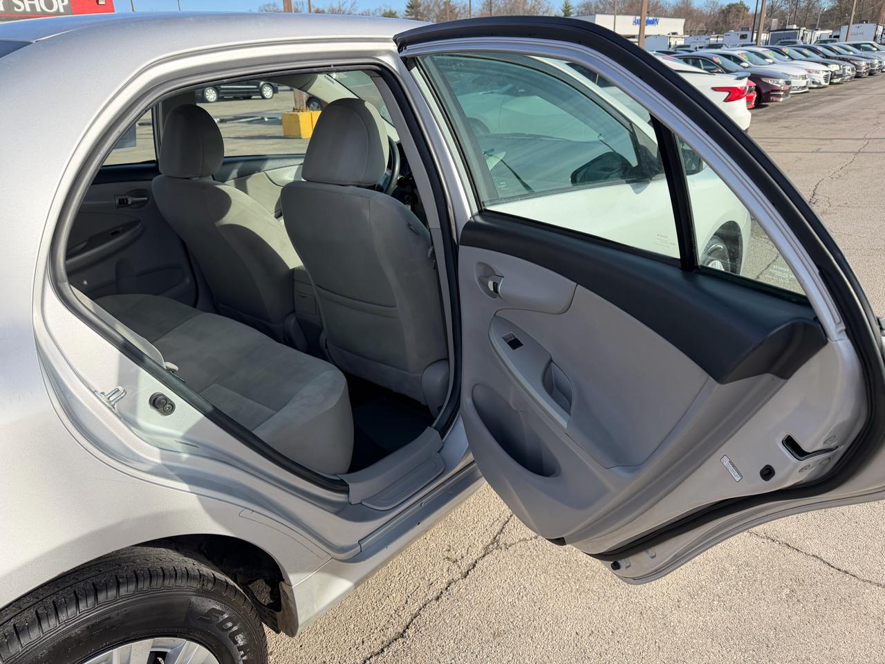 Toyota Corolla LE 2011