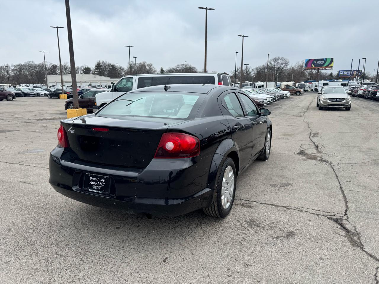 Dodge Avenger 4dr Sdn SE 2013