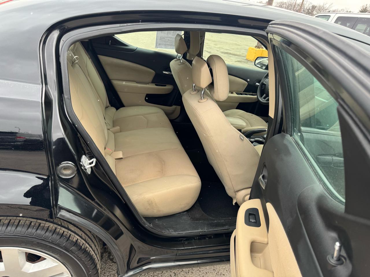 Dodge Avenger 4dr Sdn SE 2013