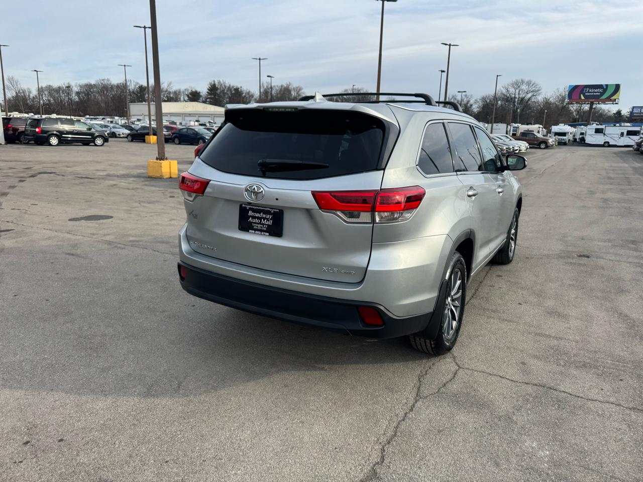 Toyota Highlander XLE V6 AWD (Natl) 2017