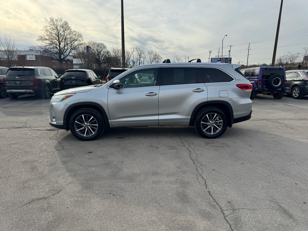 Toyota Highlander XLE V6 AWD (Natl) 2017