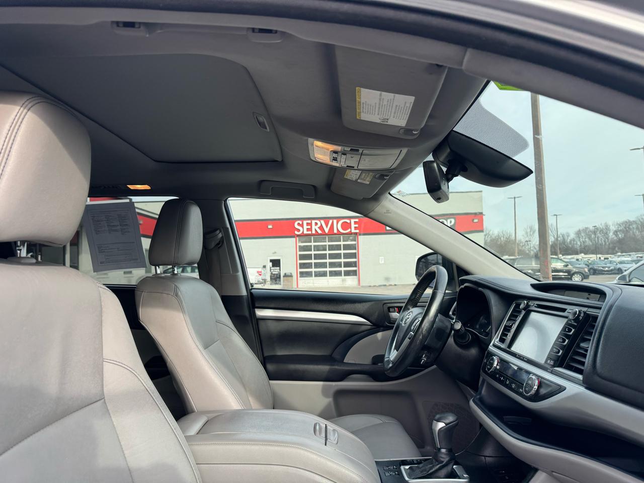 Toyota Highlander XLE V6 AWD (Natl) 2017