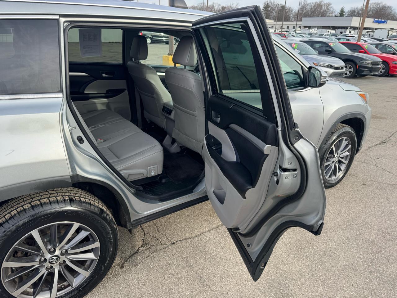 Toyota Highlander XLE V6 AWD (Natl) 2017