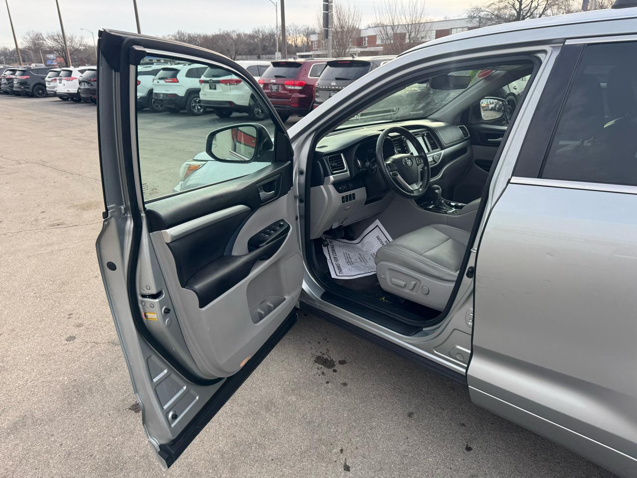 Toyota Highlander XLE V6 AWD (Natl) 2017