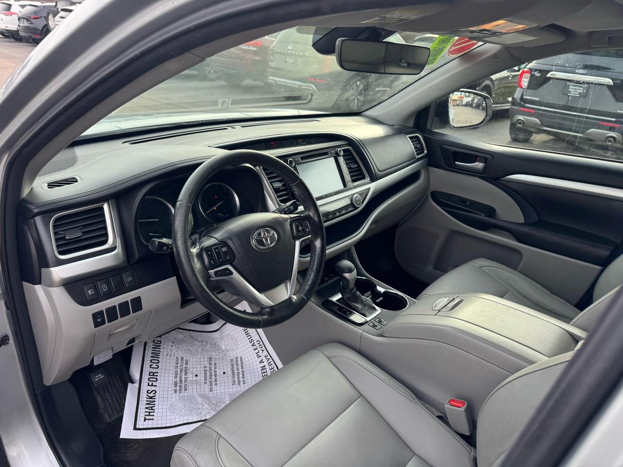 Toyota Highlander XLE V6 AWD (Natl) 2017