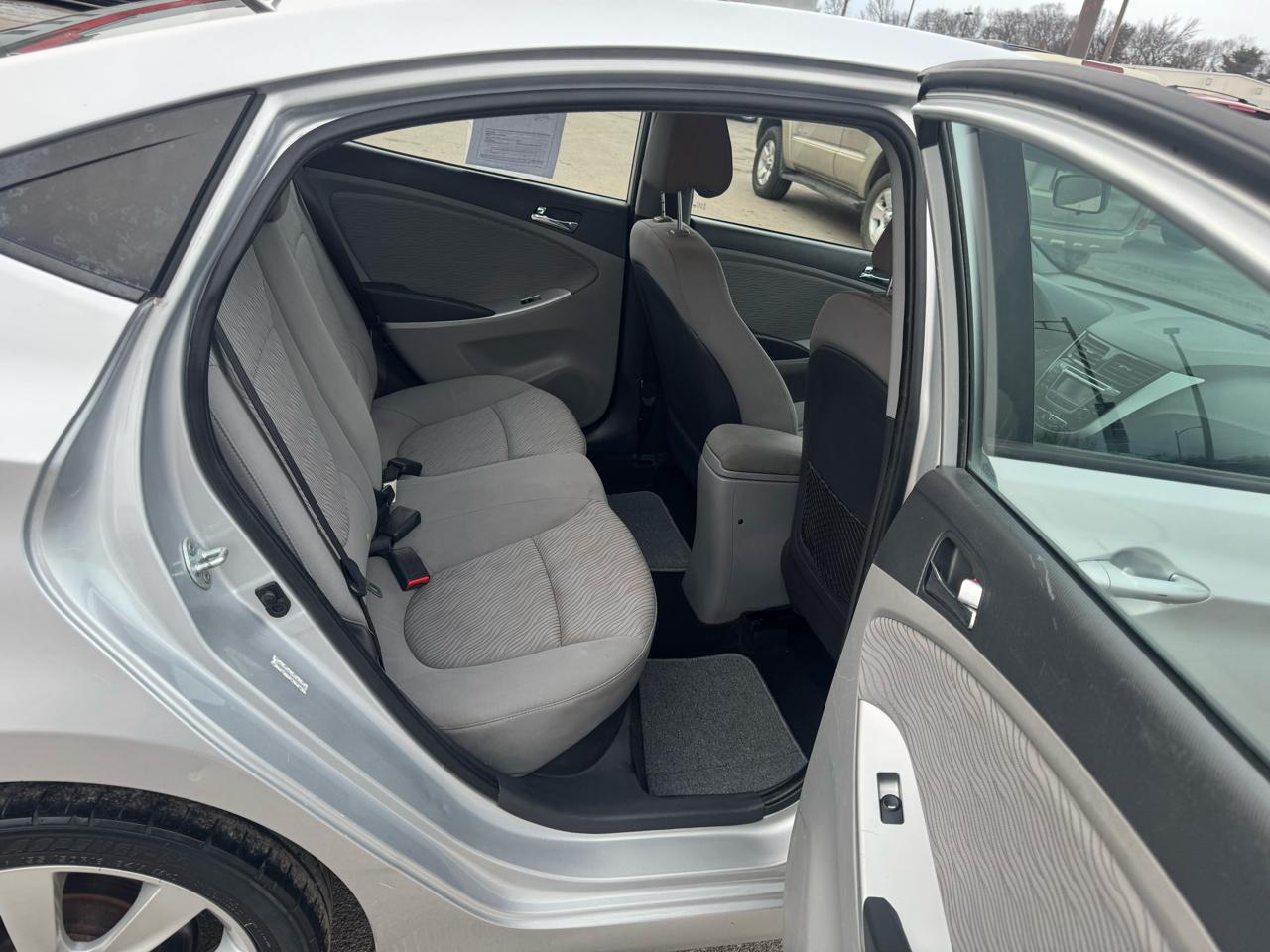 Hyundai Accent 4dr Sdn Auto GLS 2014