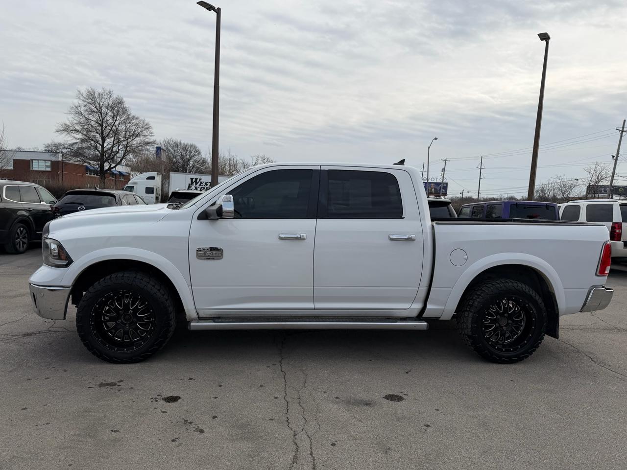 RAM 1500 4WD Crew Cab 140.5" Longhorn 2014
