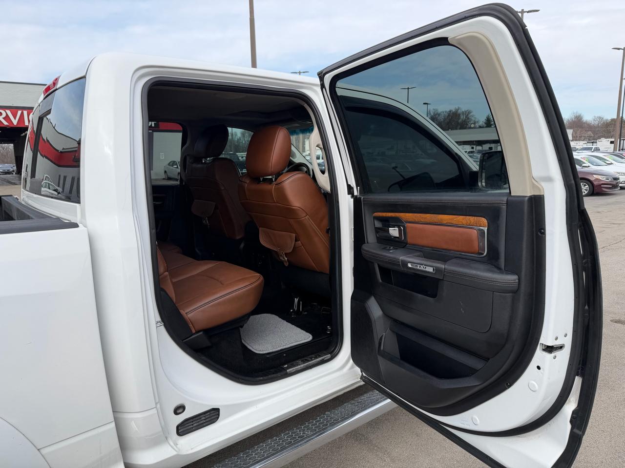 RAM 1500 4WD Crew Cab 140.5" Longhorn 2014