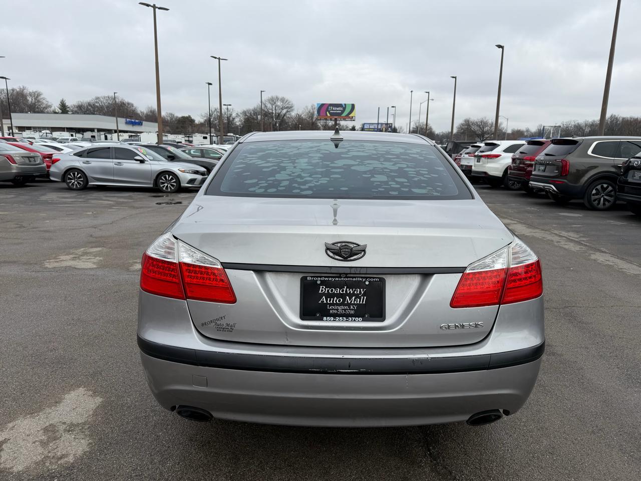 Hyundai Genesis 4dr Sdn V6 2011