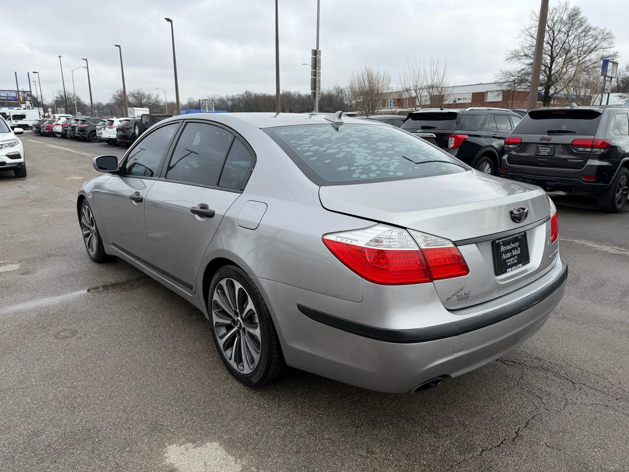 Hyundai Genesis 4dr Sdn V6 2011