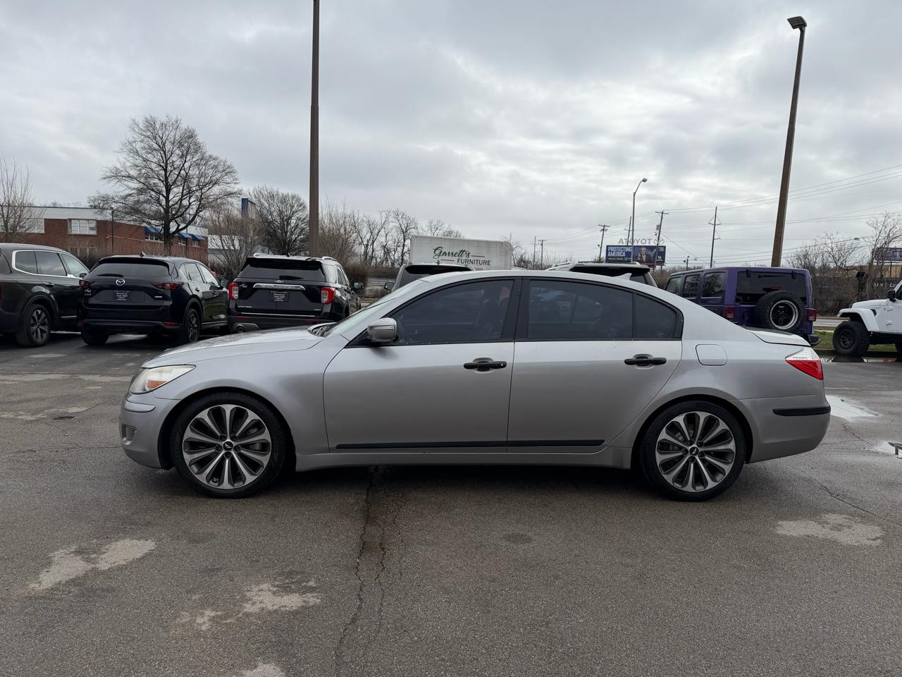 Hyundai Genesis 4dr Sdn V6 2011