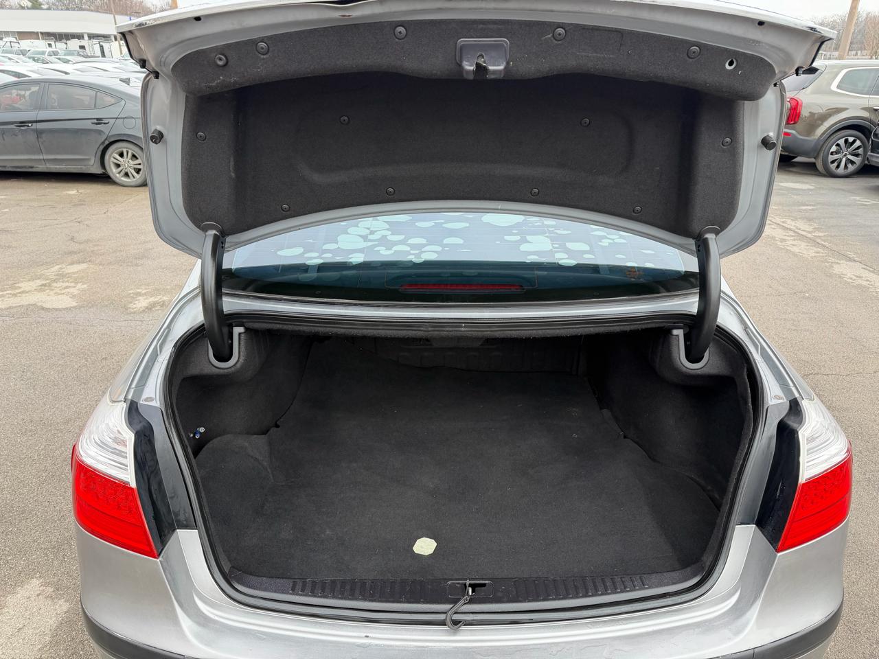 Hyundai Genesis 4dr Sdn V6 2011