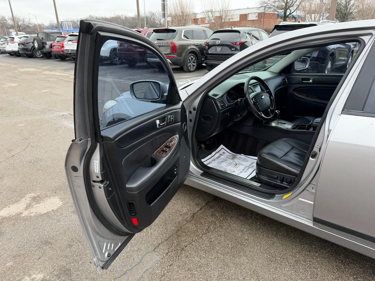 Hyundai Genesis 4dr Sdn V6 2011