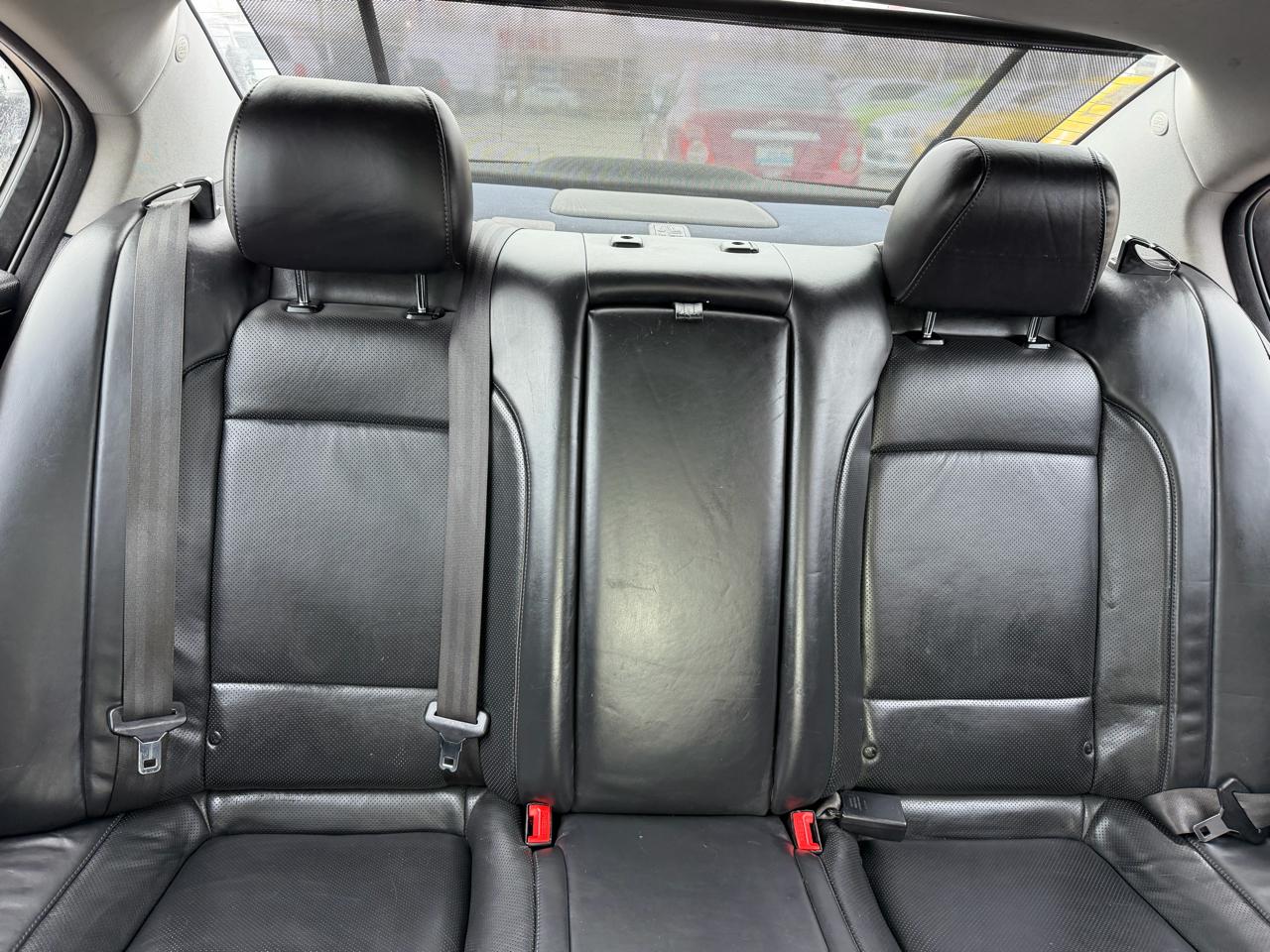 Hyundai Genesis 4dr Sdn V6 2011