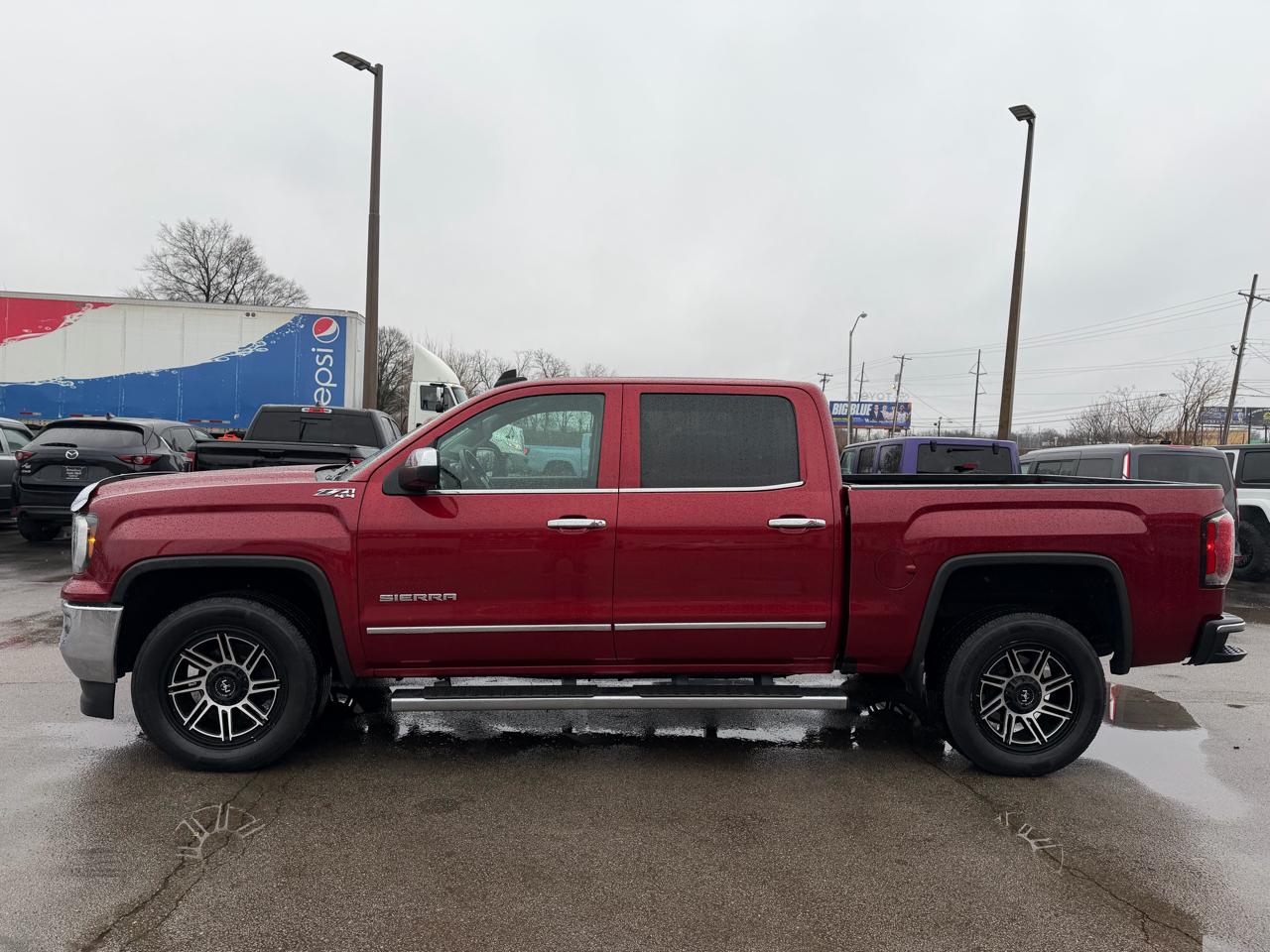 GMC Sierra 1500 4WD Crew Cab 143.5" SLT 2018