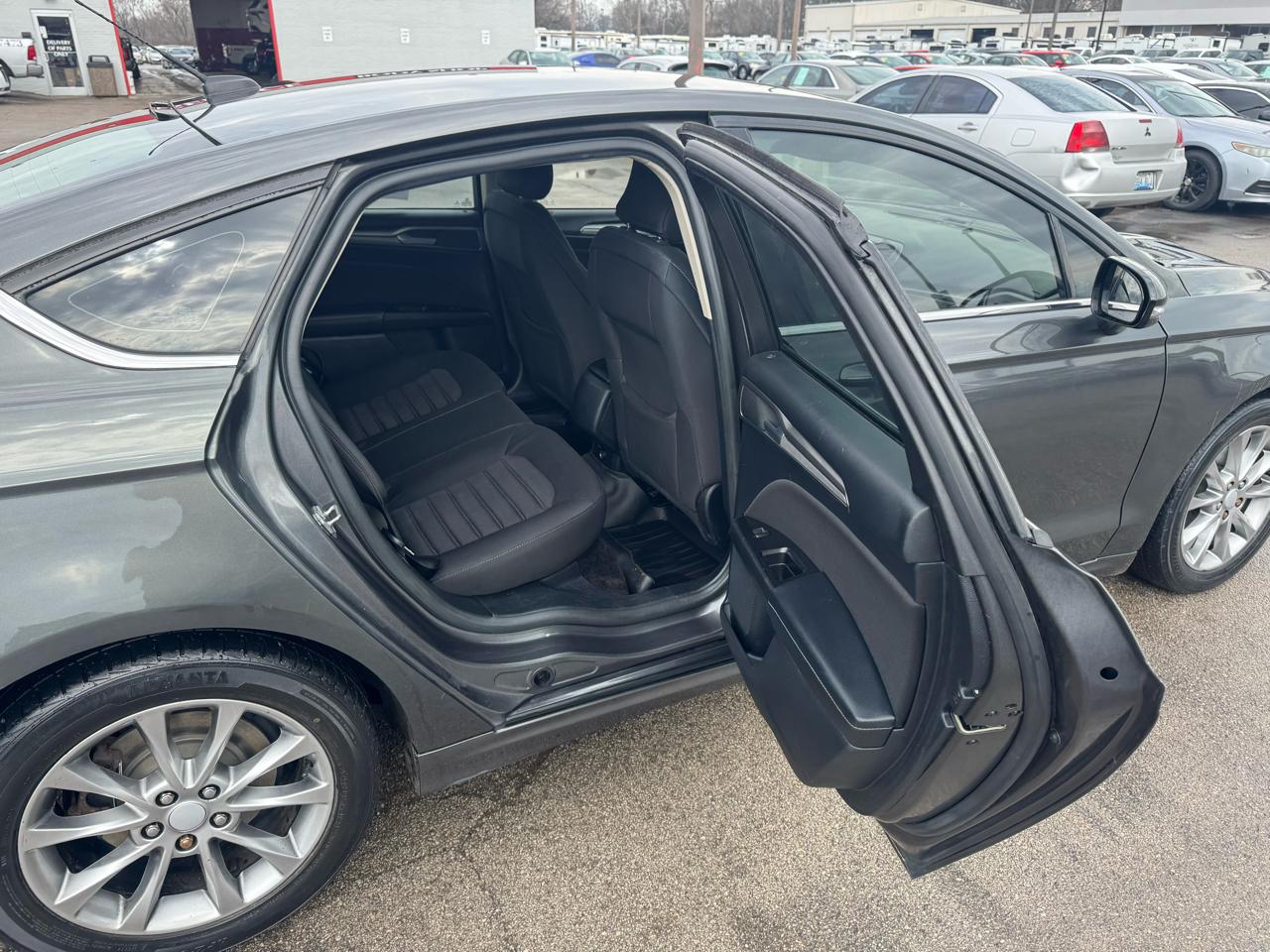 Ford Fusion SE FWD 2017