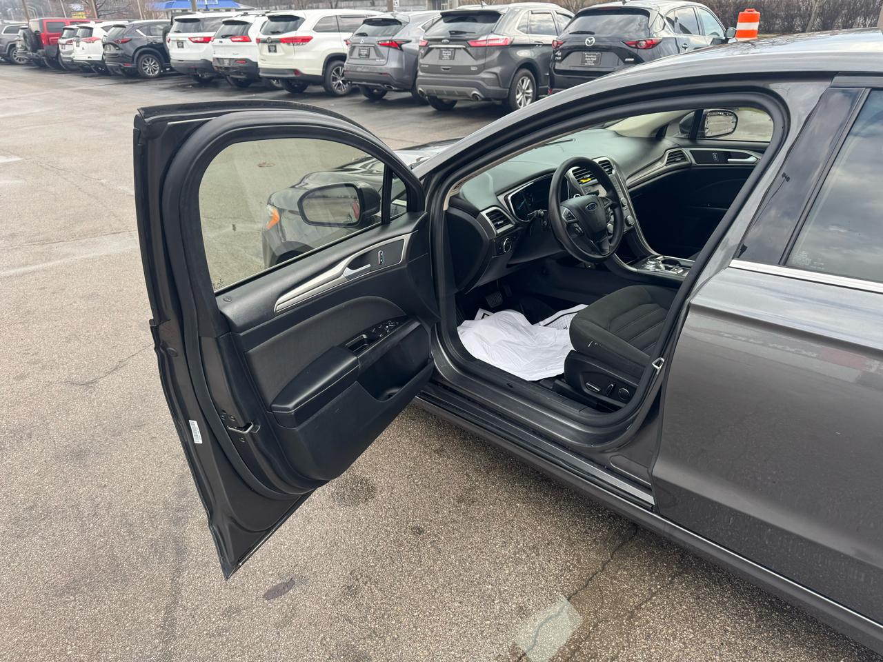 Ford Fusion SE FWD 2017