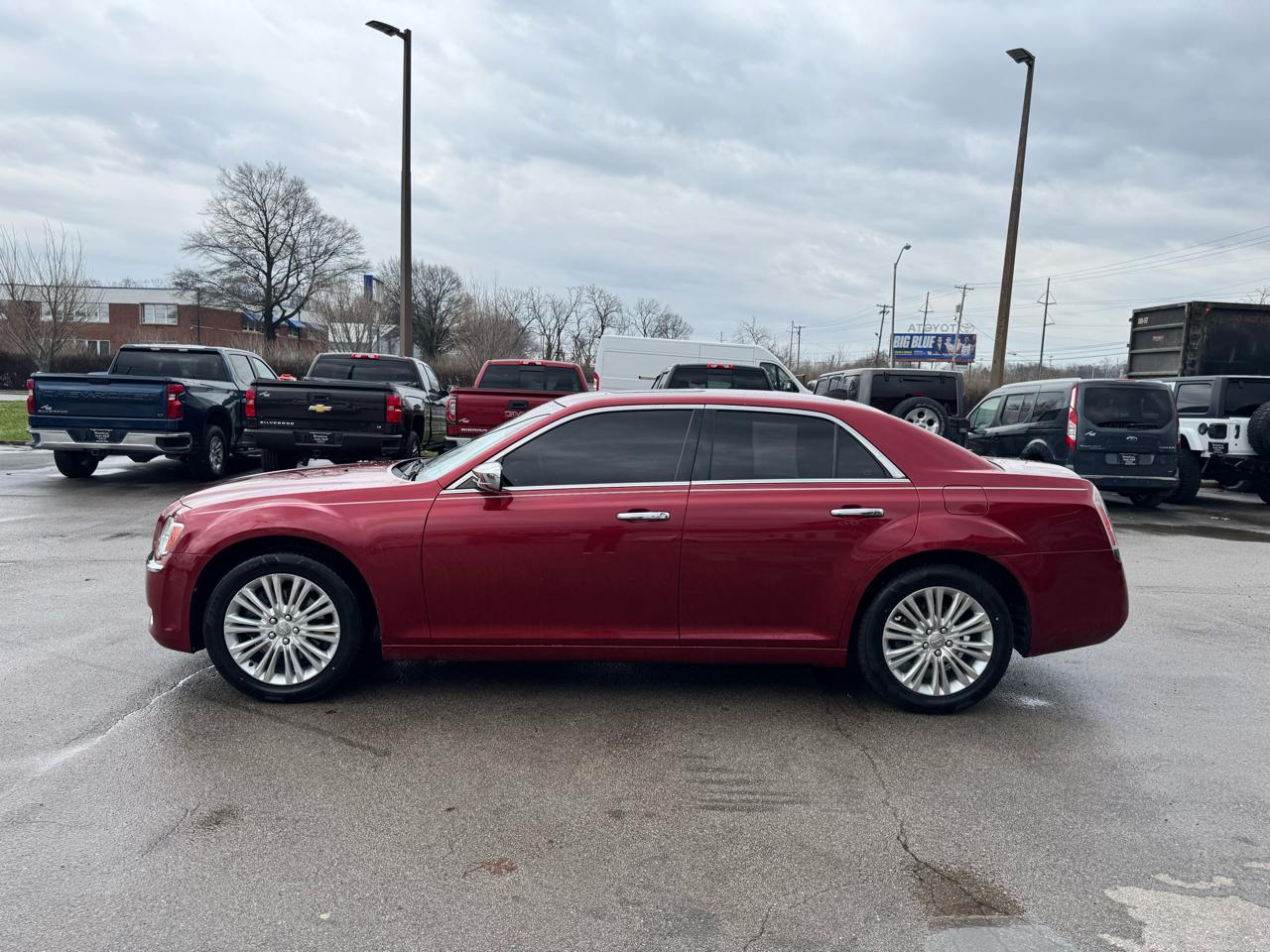 Chrysler 300 4dr Sdn V6 Limited AWD 2012