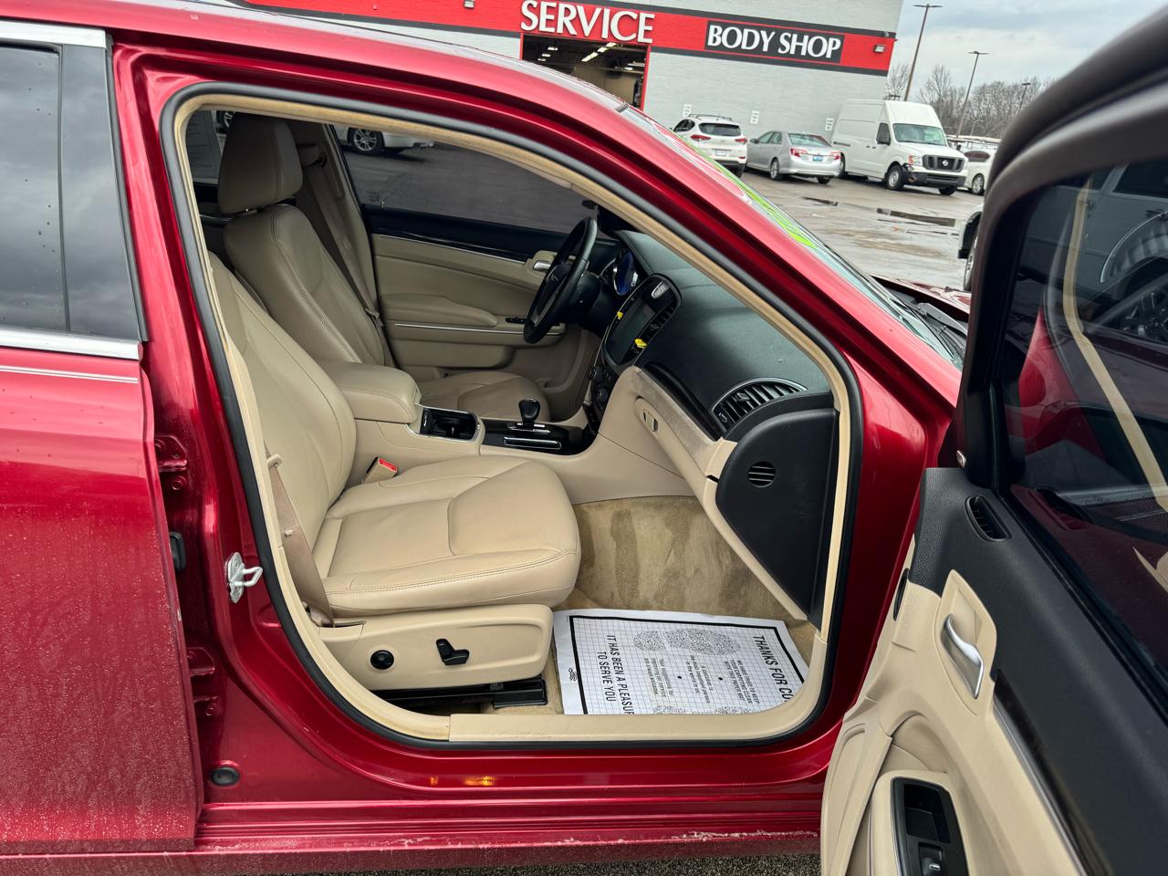 Chrysler 300 4dr Sdn V6 Limited AWD 2012