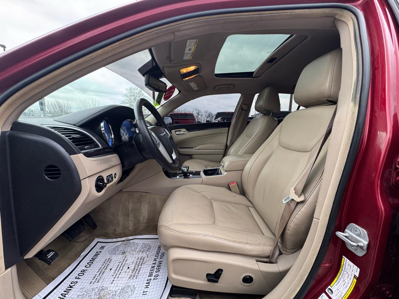 Chrysler 300 4dr Sdn V6 Limited AWD 2012