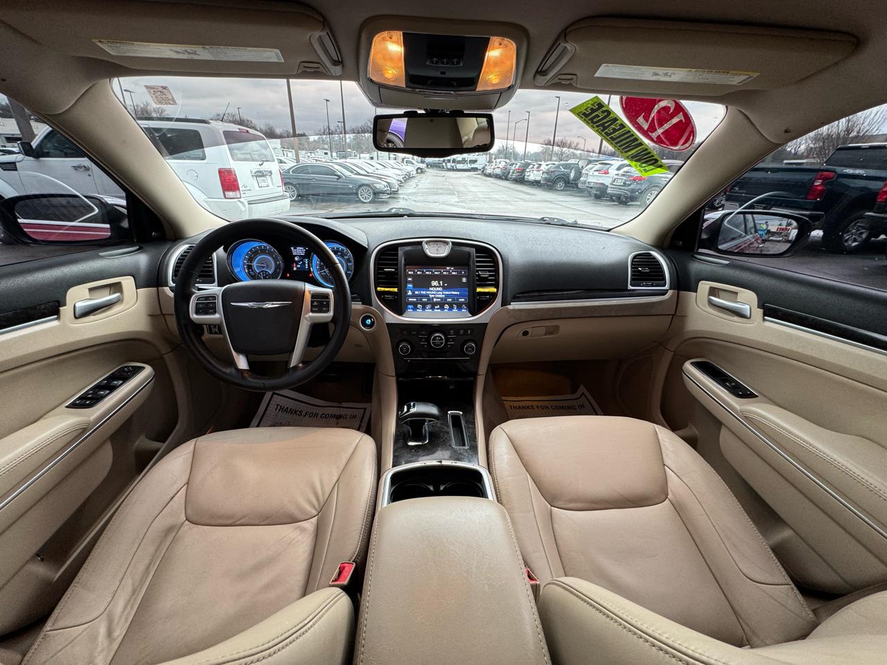 Chrysler 300 4dr Sdn V6 Limited AWD 2012