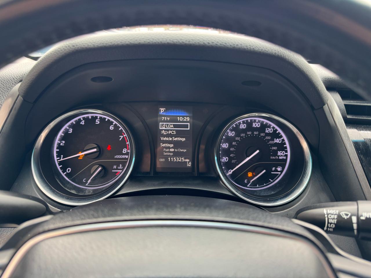 Toyota Camry SE Auto (Natl) 2020