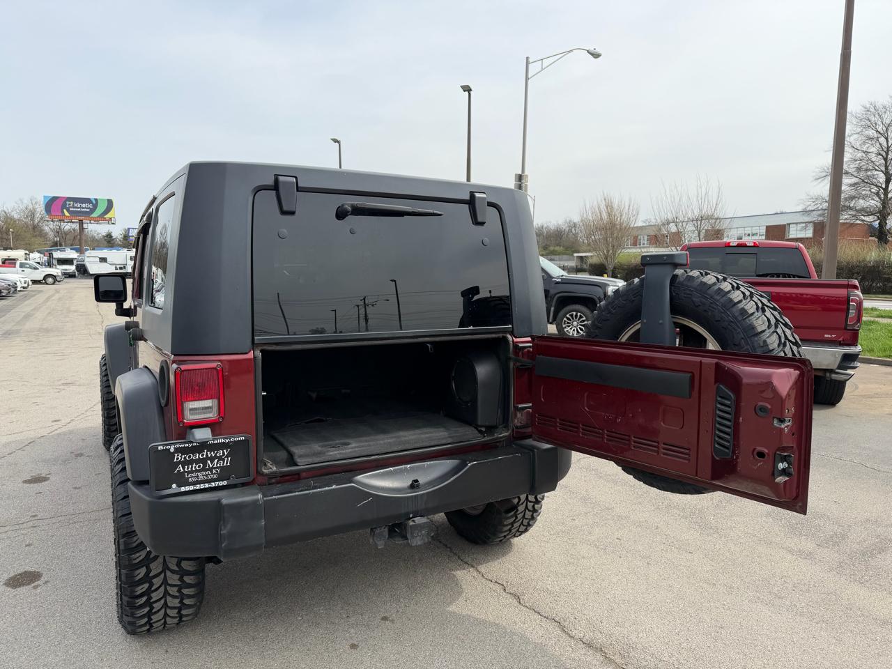 Jeep Wrangler 4WD 4dr Unlimited Sahara 2008