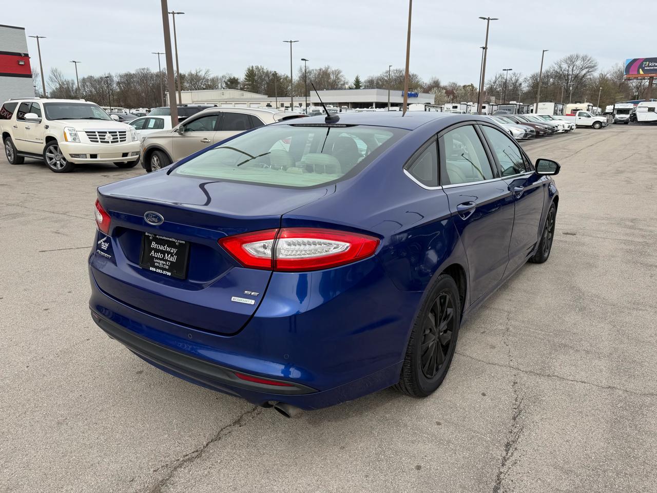 Ford Fusion SE 2016