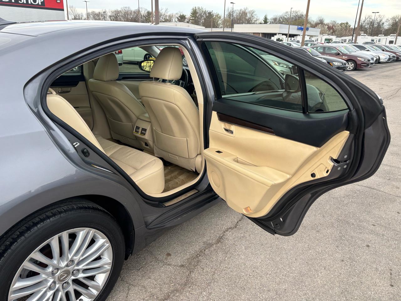 Lexus ES 350 4dr Sdn 2013