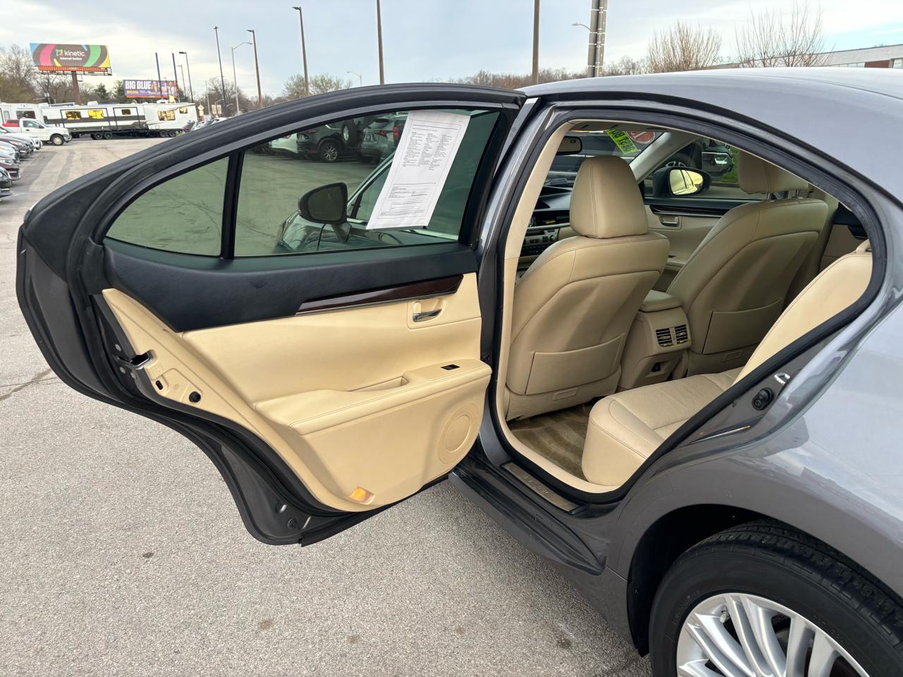 Lexus ES 350 4dr Sdn 2013