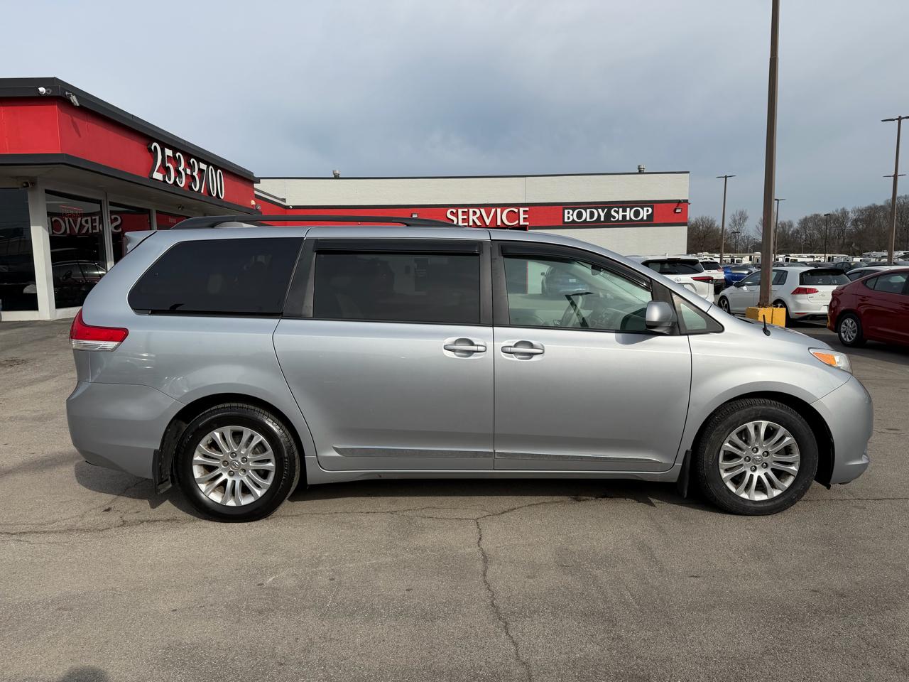 Toyota Sienna XLE 2014