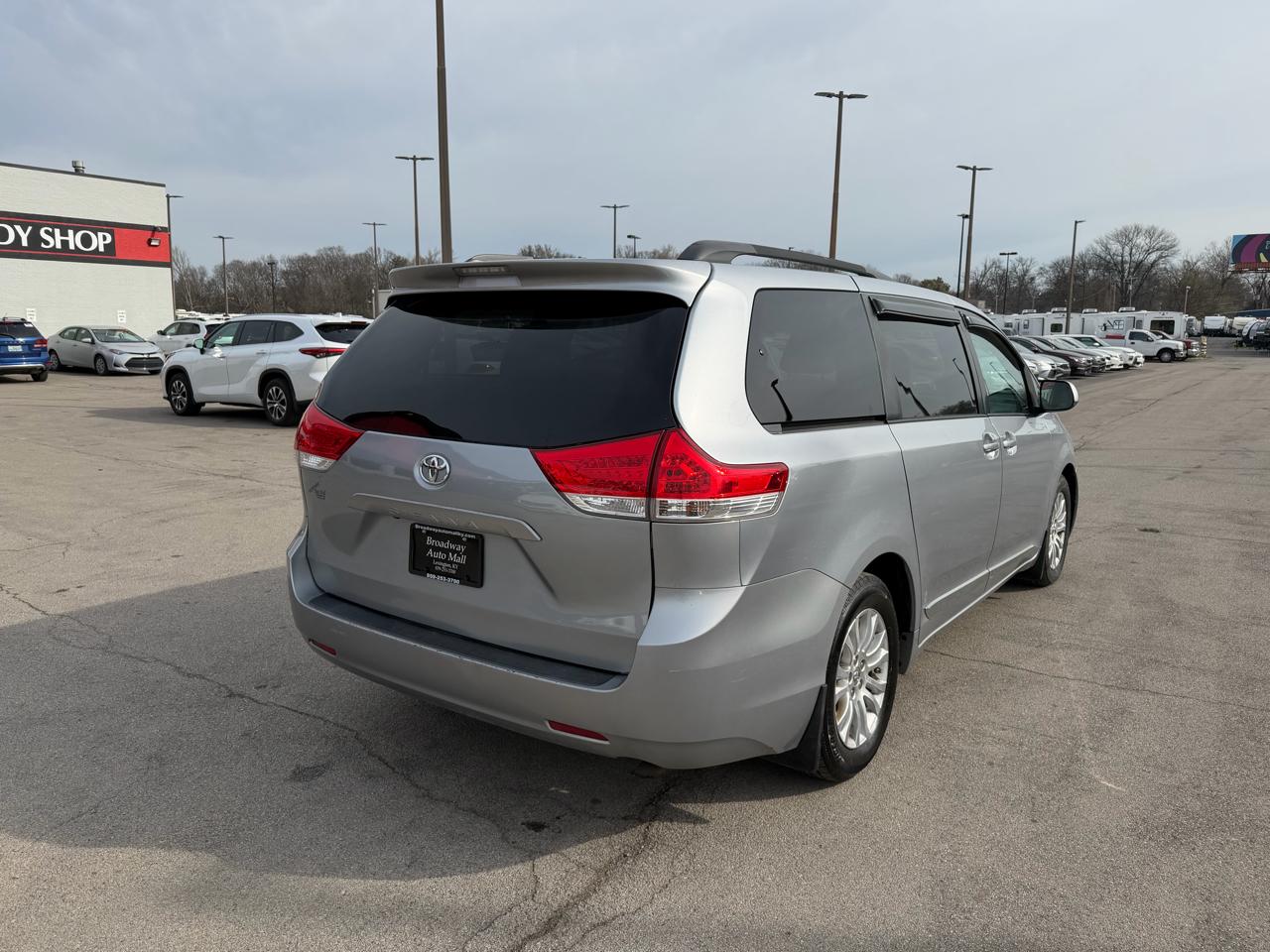 Toyota Sienna XLE 2014