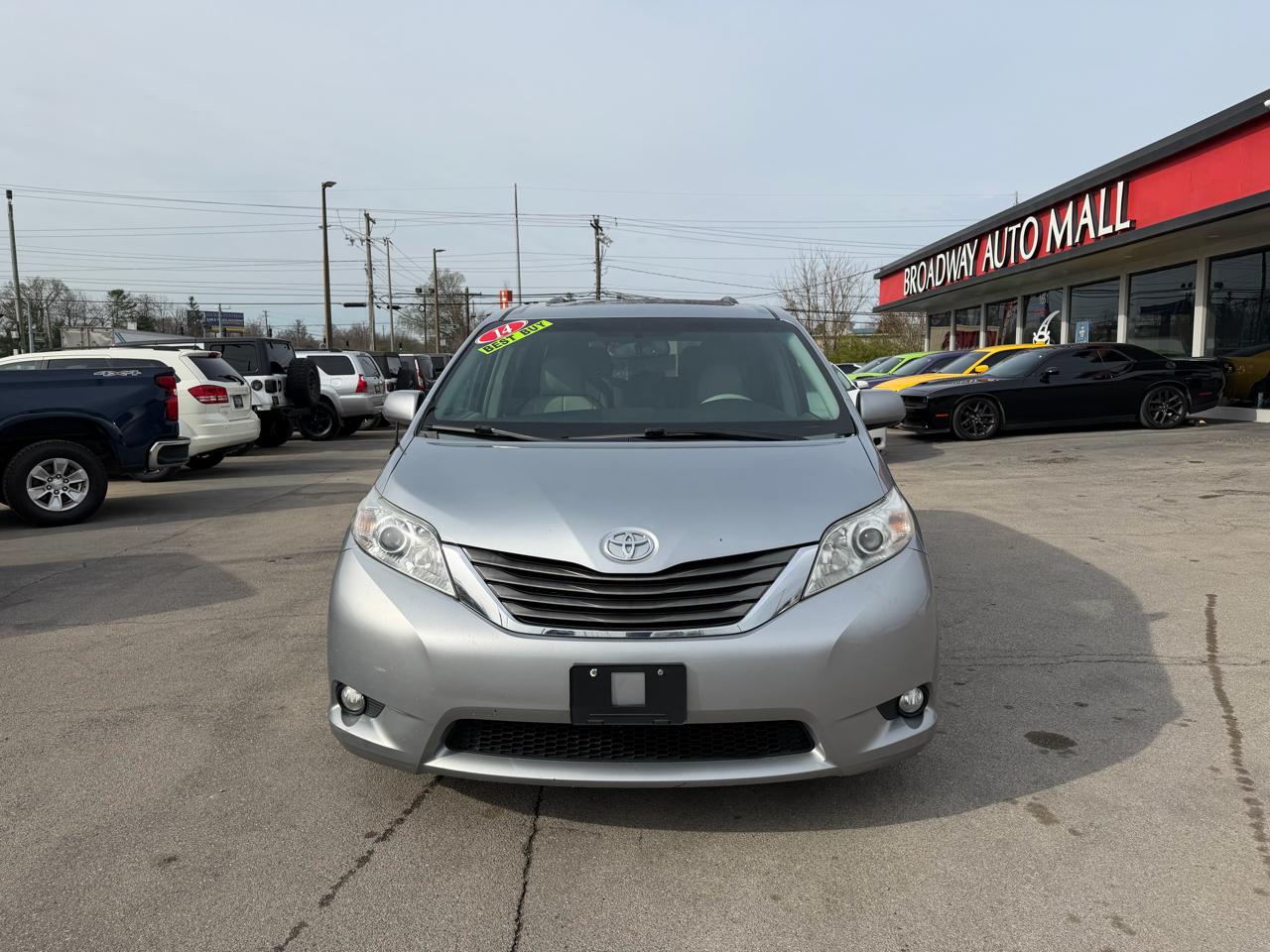 Toyota Sienna XLE 2014