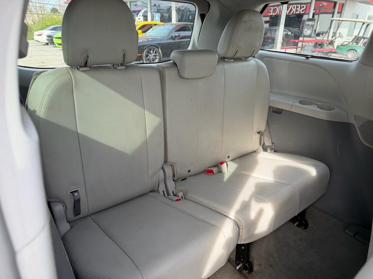 Toyota Sienna XLE 2014