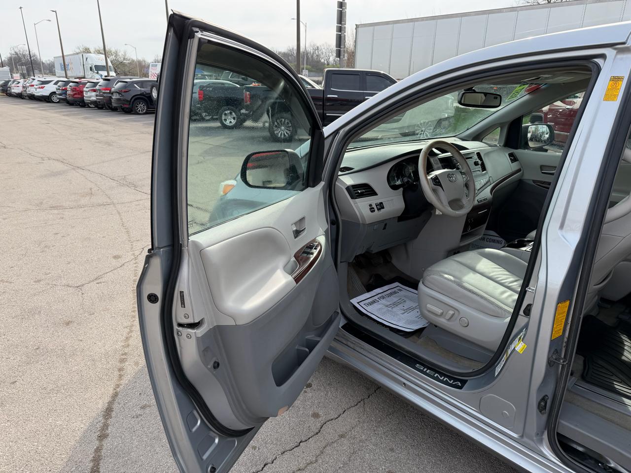 Toyota Sienna XLE 2014