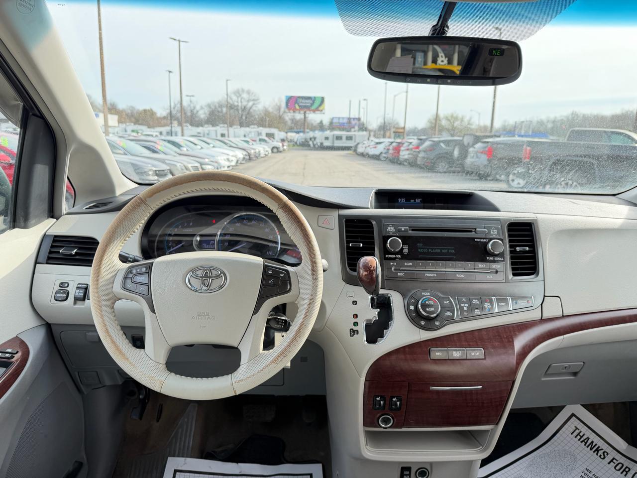 Toyota Sienna XLE 2014