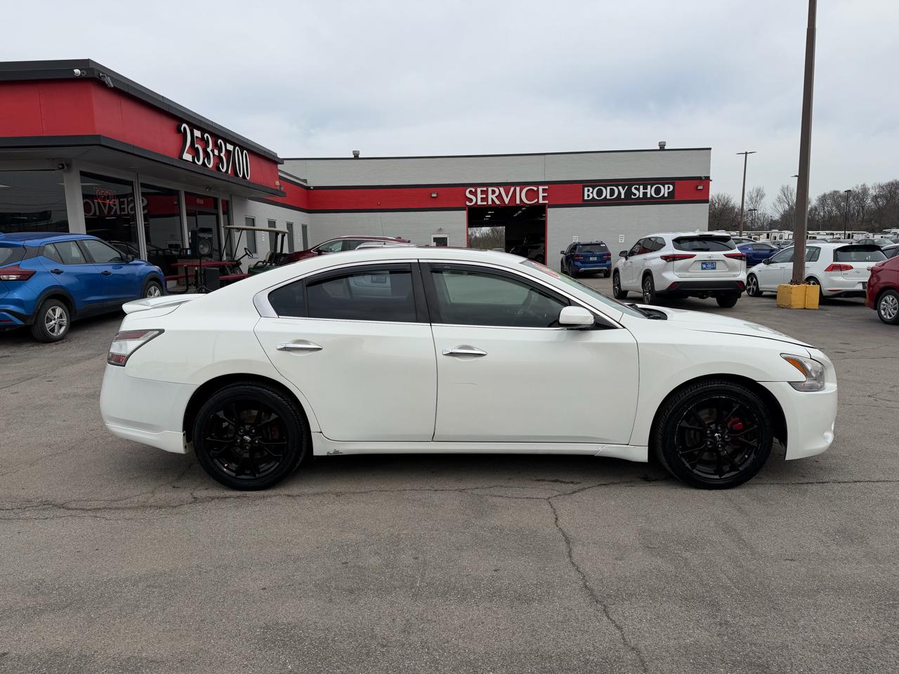 Nissan Maxima S 2014