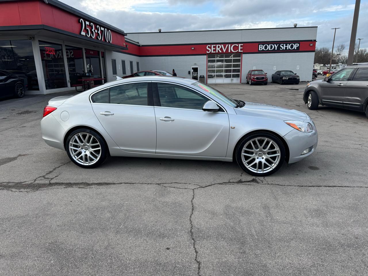 Buick Regal 4dr Sdn CXL RL5 (Russelsheim) *Ltd Avail* 2011