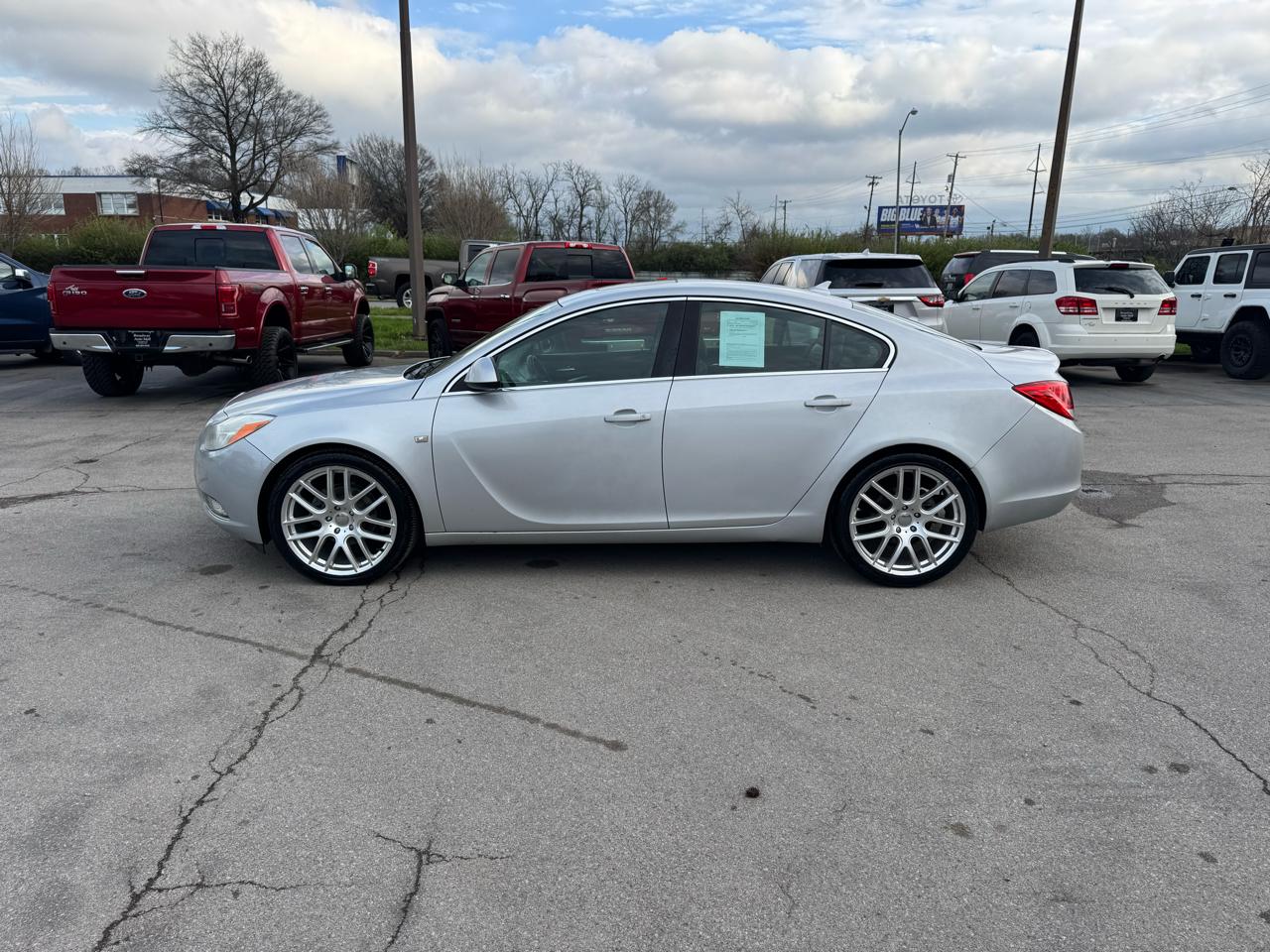 Buick Regal 4dr Sdn CXL RL5 (Russelsheim) *Ltd Avail* 2011