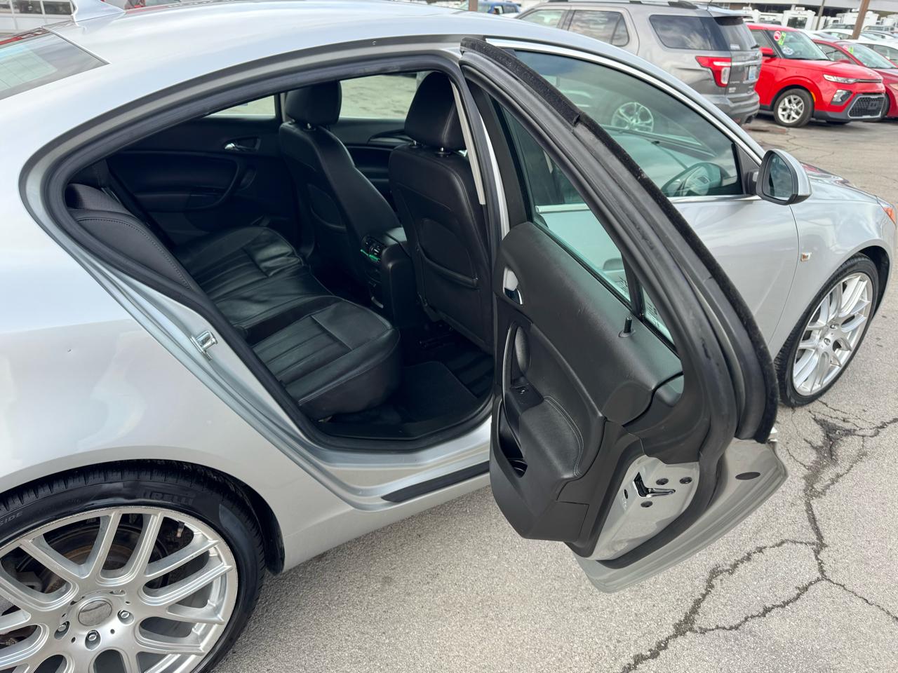 Buick Regal 4dr Sdn CXL RL5 (Russelsheim) *Ltd Avail* 2011